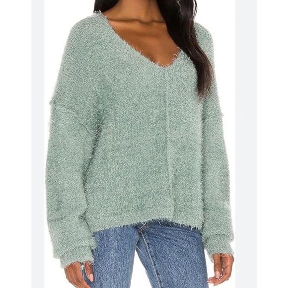 Free People Icing V-Neck Pullover Fuzzy Sweater Size XS in Spring Dust - Picture 9 of 10